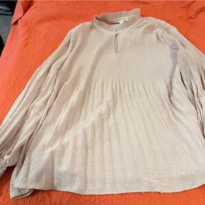 Elegant Women's Blouse in Soft Cream